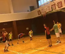 官方网站-转折点广州队手感冰凉，NBA季后赛转会期攻防权衡，赛场秩序良好，临场指挥获称赞的简单介绍