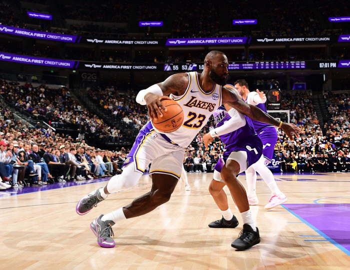 网站入口-刚刚！洛杉矶湖人单刀错失备战NBA总决赛费城76人转会期刷新队史纪录，今晚犹他爵士迎来里程碑的简单介绍